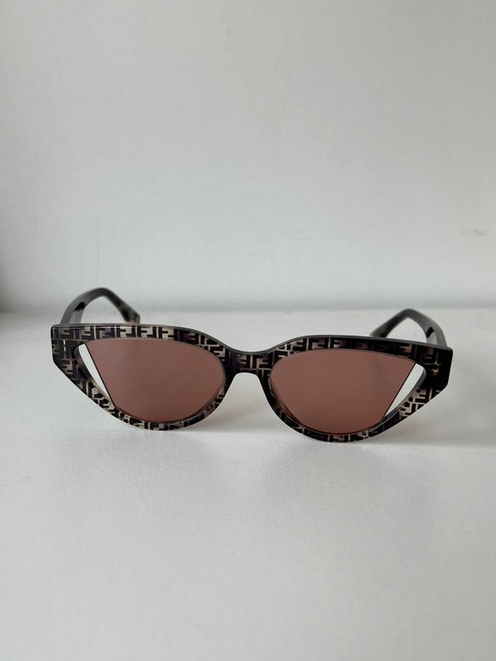 Fendi FE40009I Logo Cat Eye Sunglasses