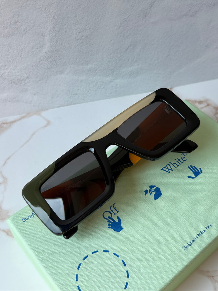 Off White Seattle Sunglasses in Black