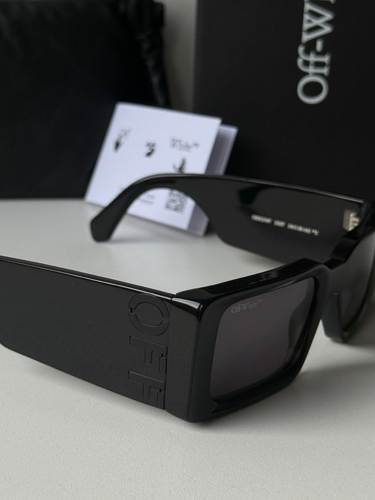 Off White Milano Sunglasses in Black