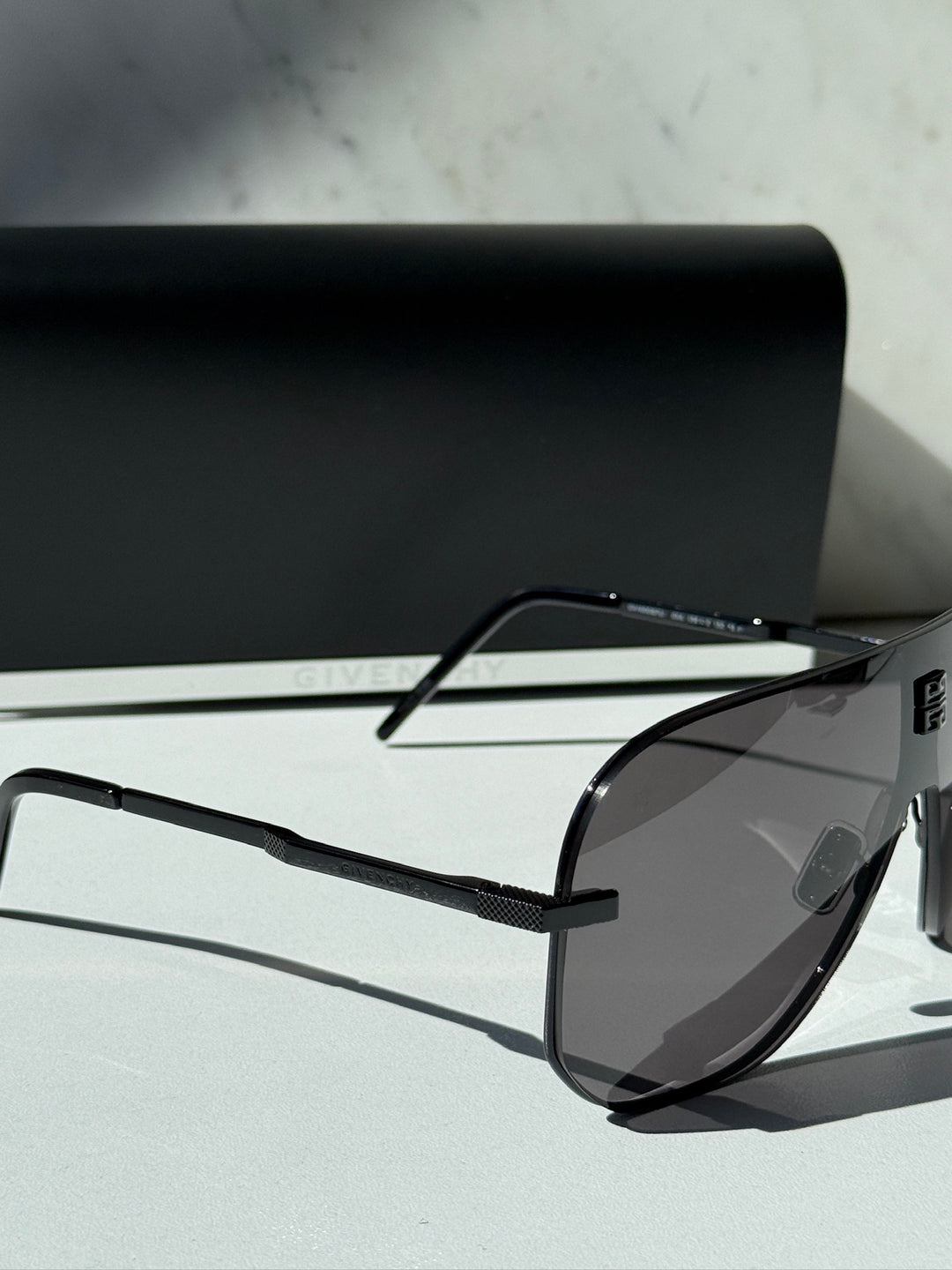 Givenchy GV40087U 4Gem Aviator Sunglasses in Black