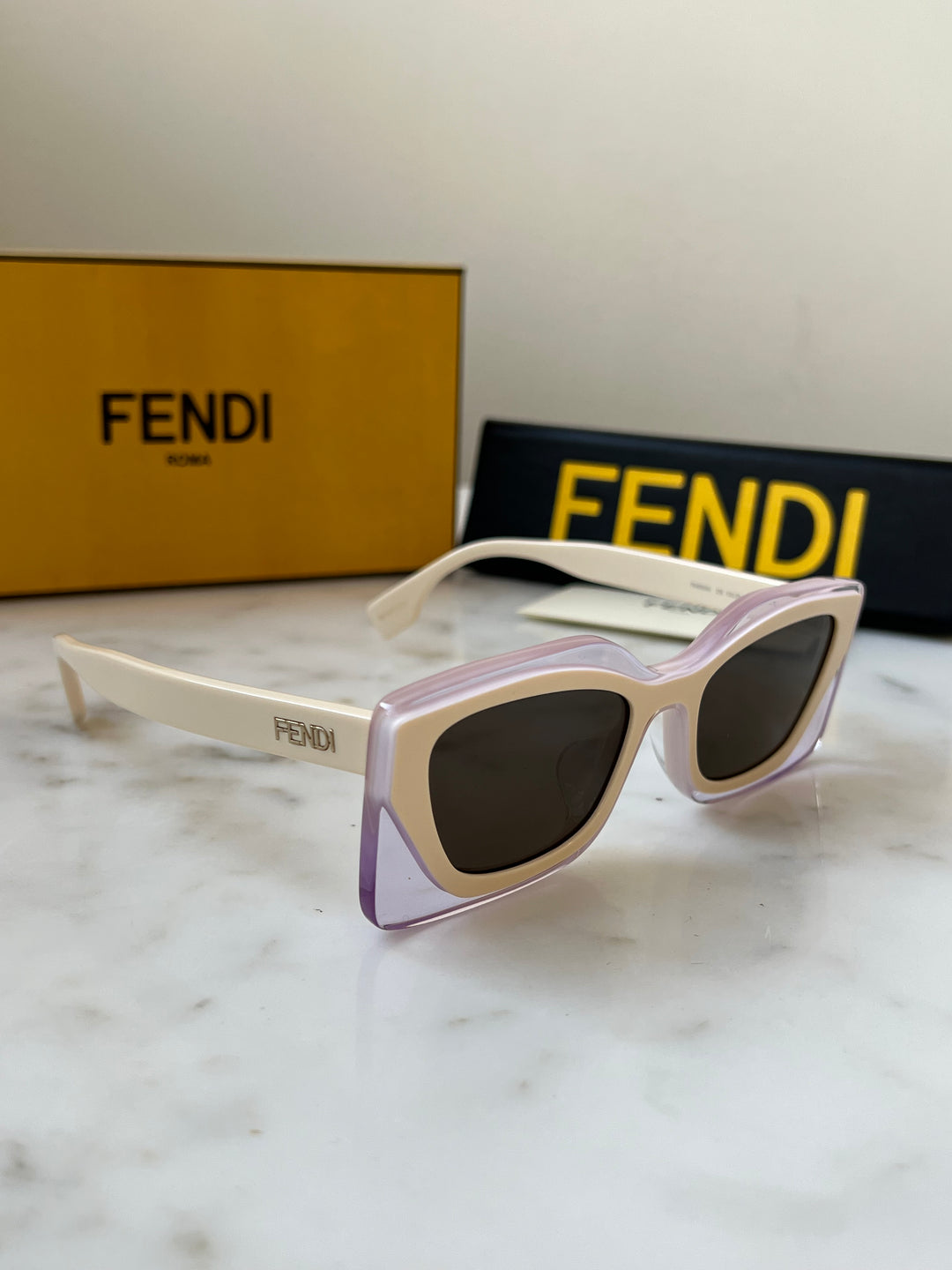 Fendi FE40034U Iridia Sunglasses in Cream Lilac