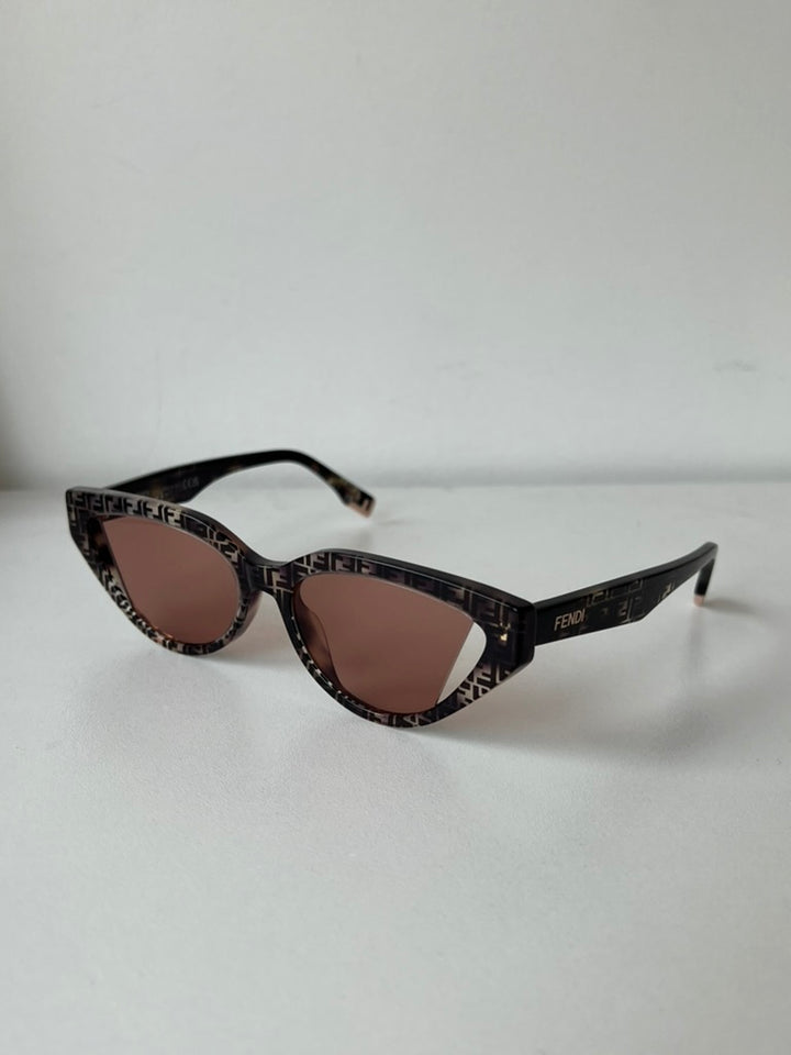 Fendi FE40009I Logo Cat Eye Sunglasses