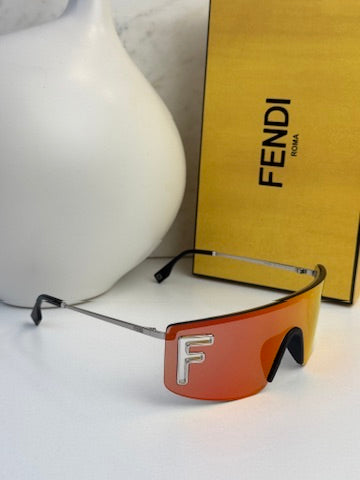 Fendi FE40040U Gafas de sol redondas negras con espejo 