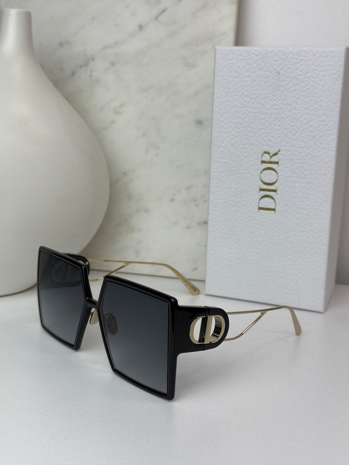 Dior 30Montaigne SU Square Sunglasses in Black Gold
