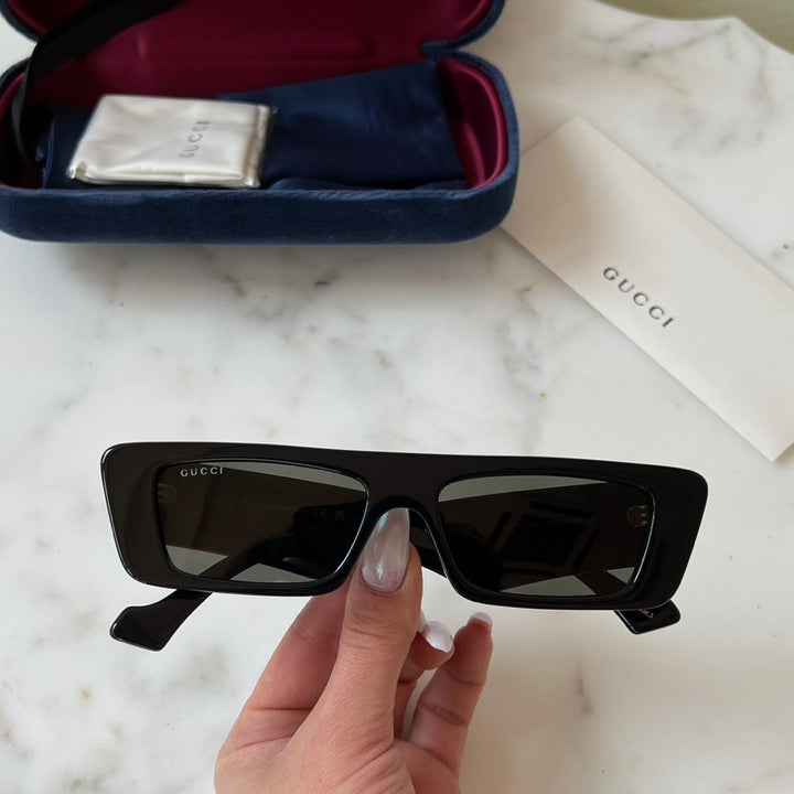 Gucci GG1331S Gafas de sol negras delgadas 