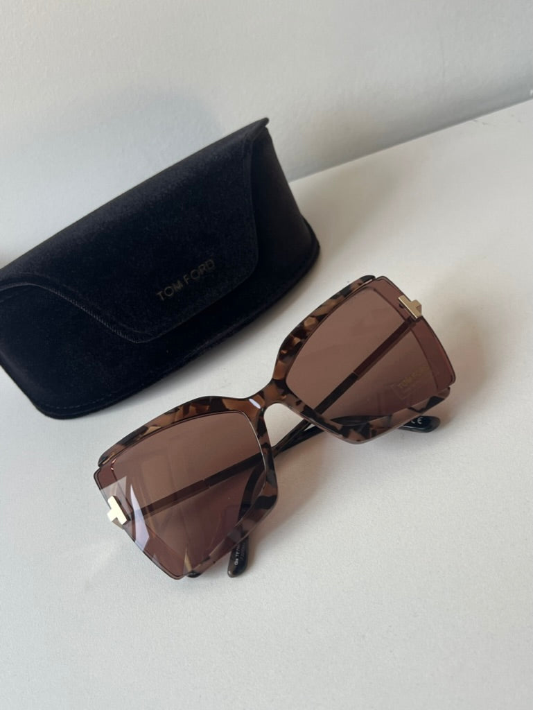 Tom Ford Gia FT0766 Gafas de sol en rosa vintage