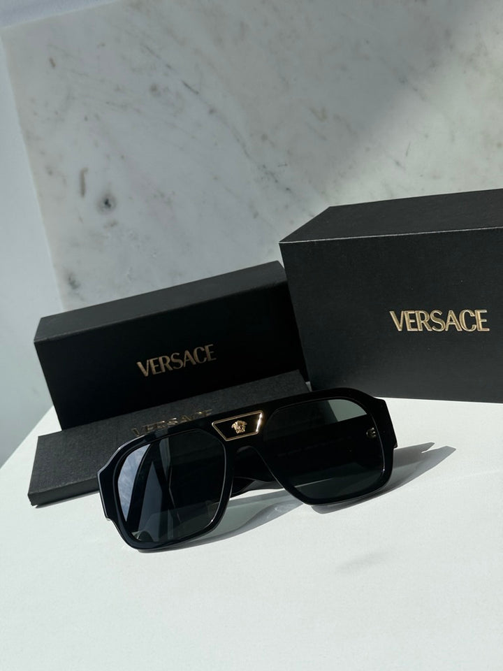 Versace Gafas de sol con máscara VE4446 en negro