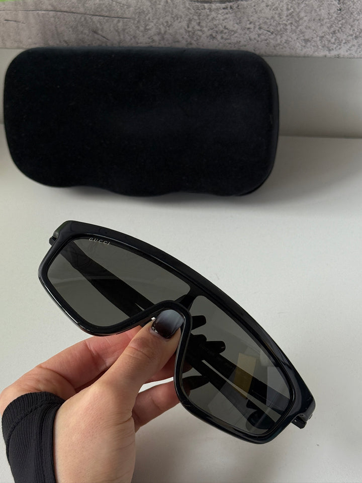 Gucci GG1736S Shield Sunglasses in Black
