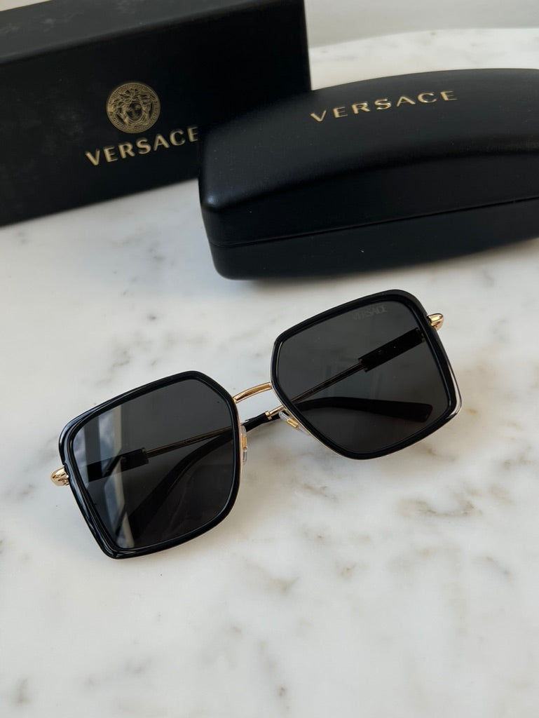 Gafas de sol Versace VE2261 en negro
