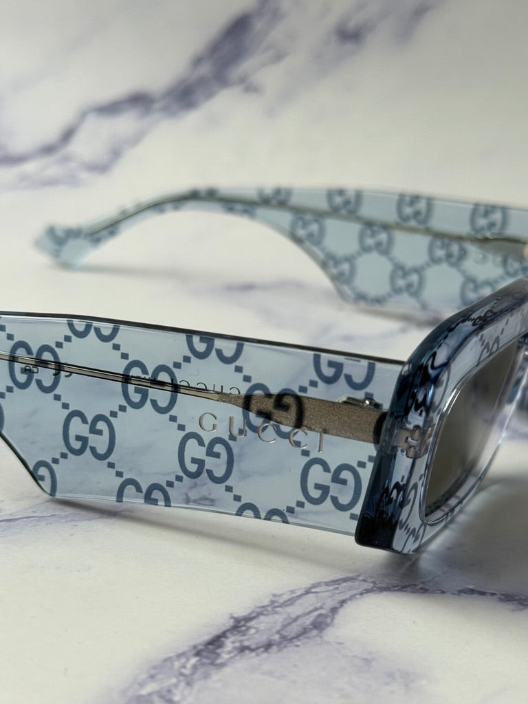 Gafas de sol rectangulares con montura gruesa en negro Gucci GG1426S 