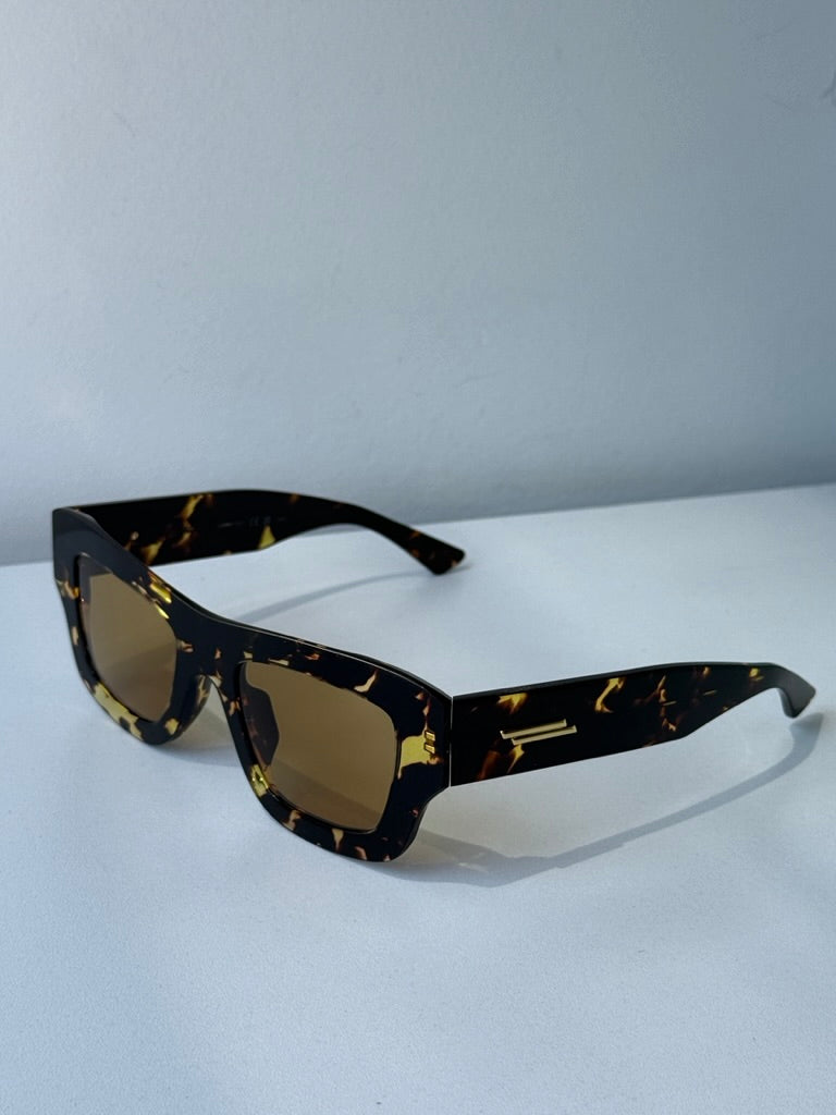Bottega Veneta BV1357S Thick Rim Sunglasses in Spotted Nicotine