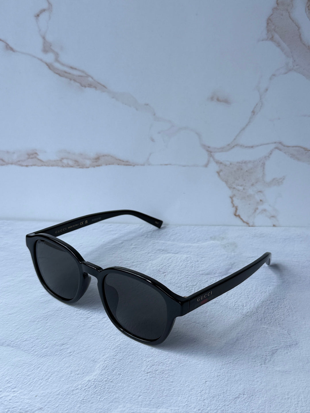 Gucci GG0003SN Gafas de sol cuadradas con patas a rayas