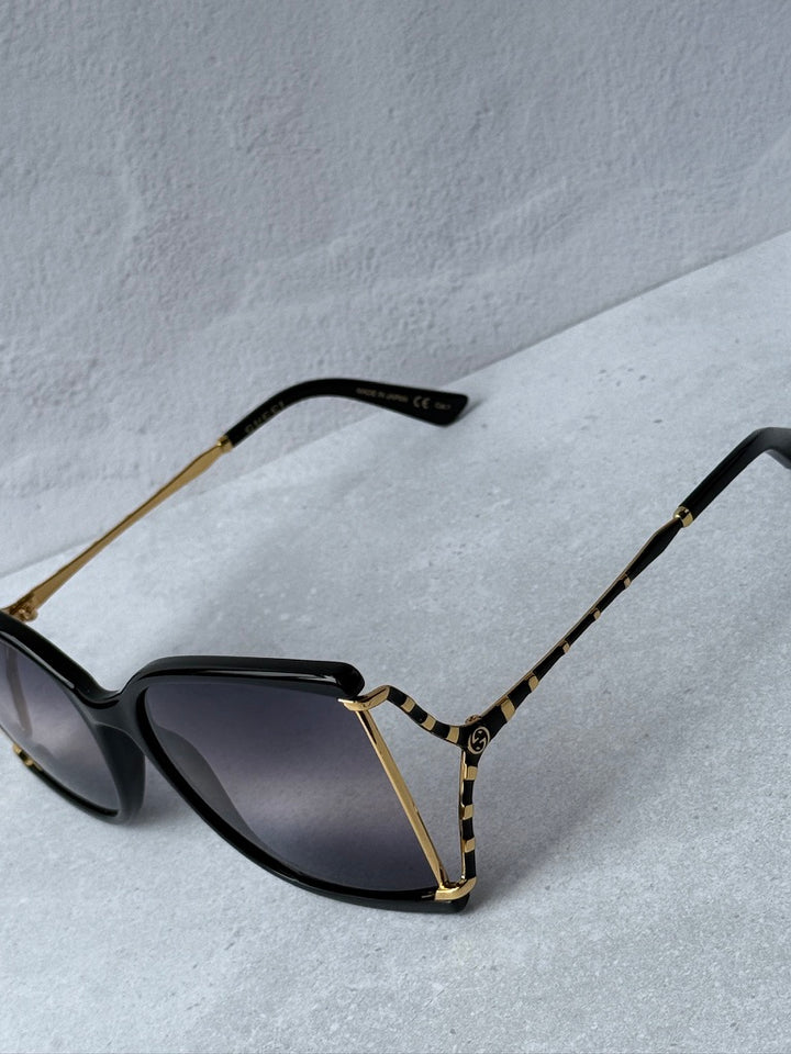 Gafas de sol cuadradas extragrandes con recorte en negro GG0592SK de Gucci 
