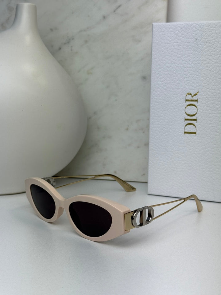Dior 30Montaigne B6I Cat Eye Sunglasses in Pink