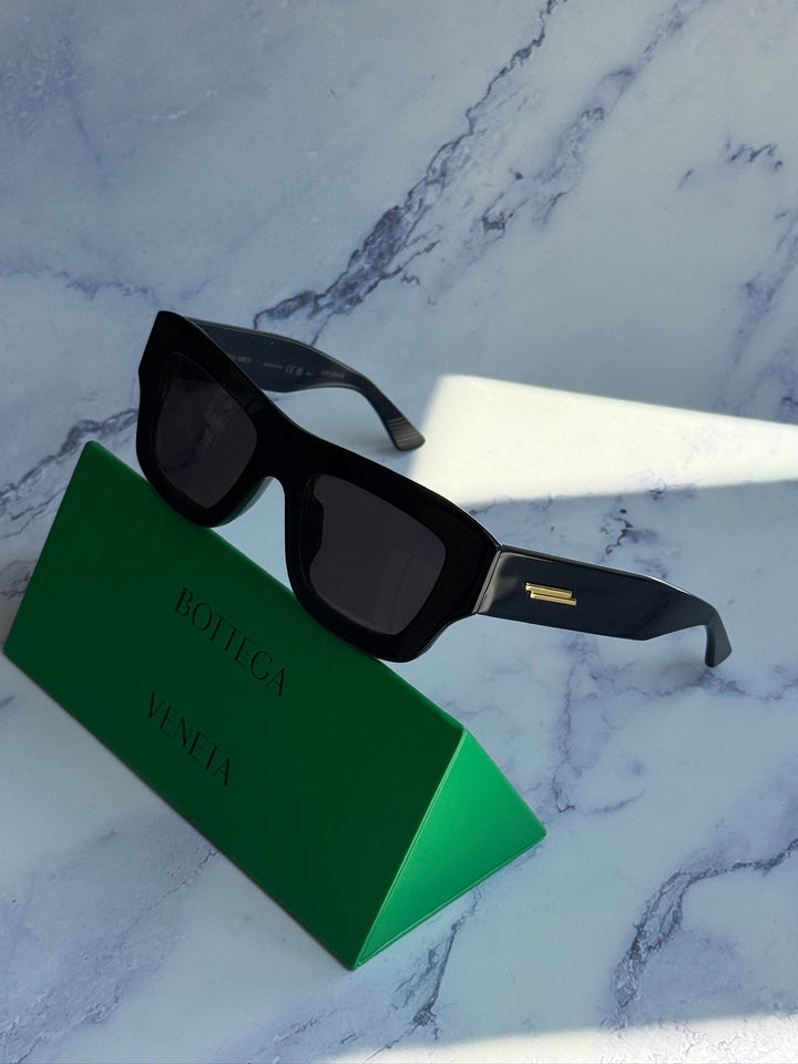 Bottega Veneta BV1357S Thick Rim Sunglasses in Black