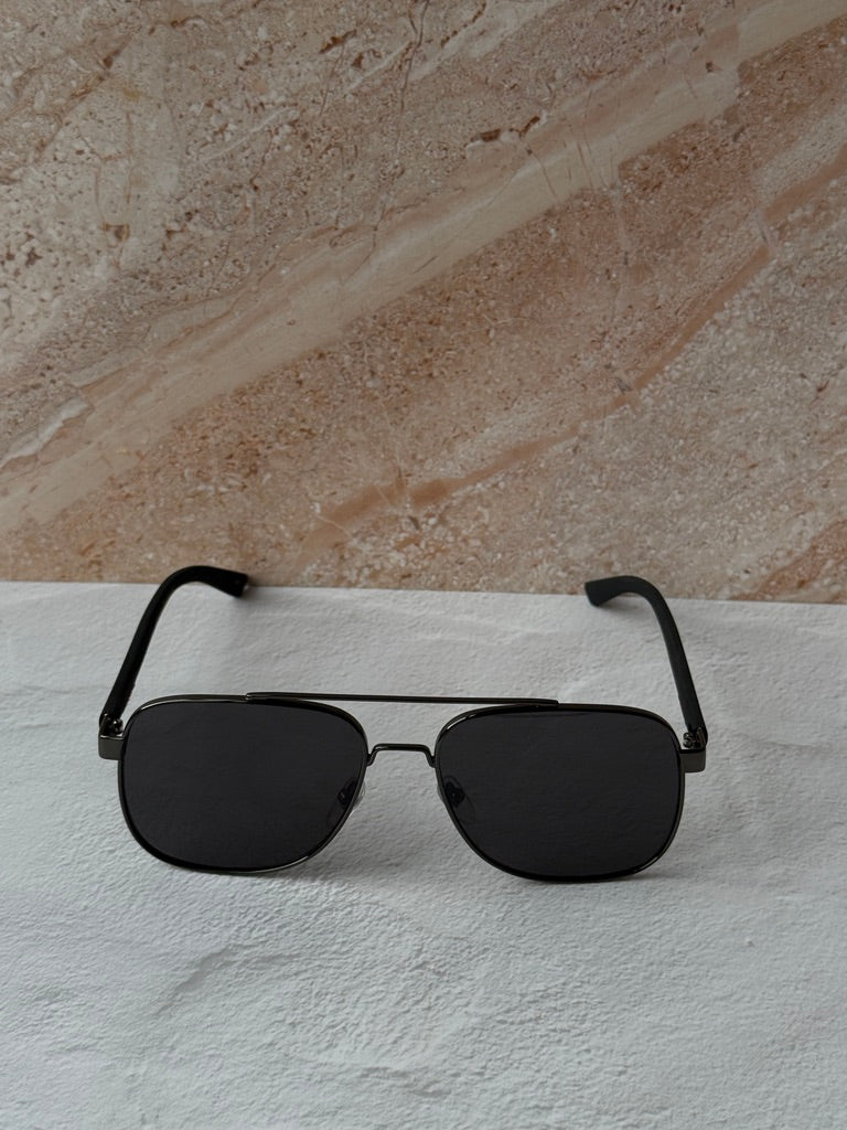 Gucci GG0422S Gafas de sol polarizadas de aviador cuadradas de rutenio