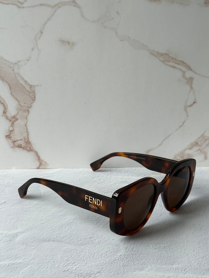 Fendi Roma FE40137I Rounded Sunglasses in Brown