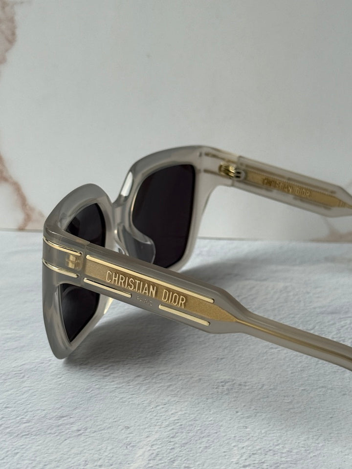 Dior DiorSignature S10F Sunglasses in Mink Grey