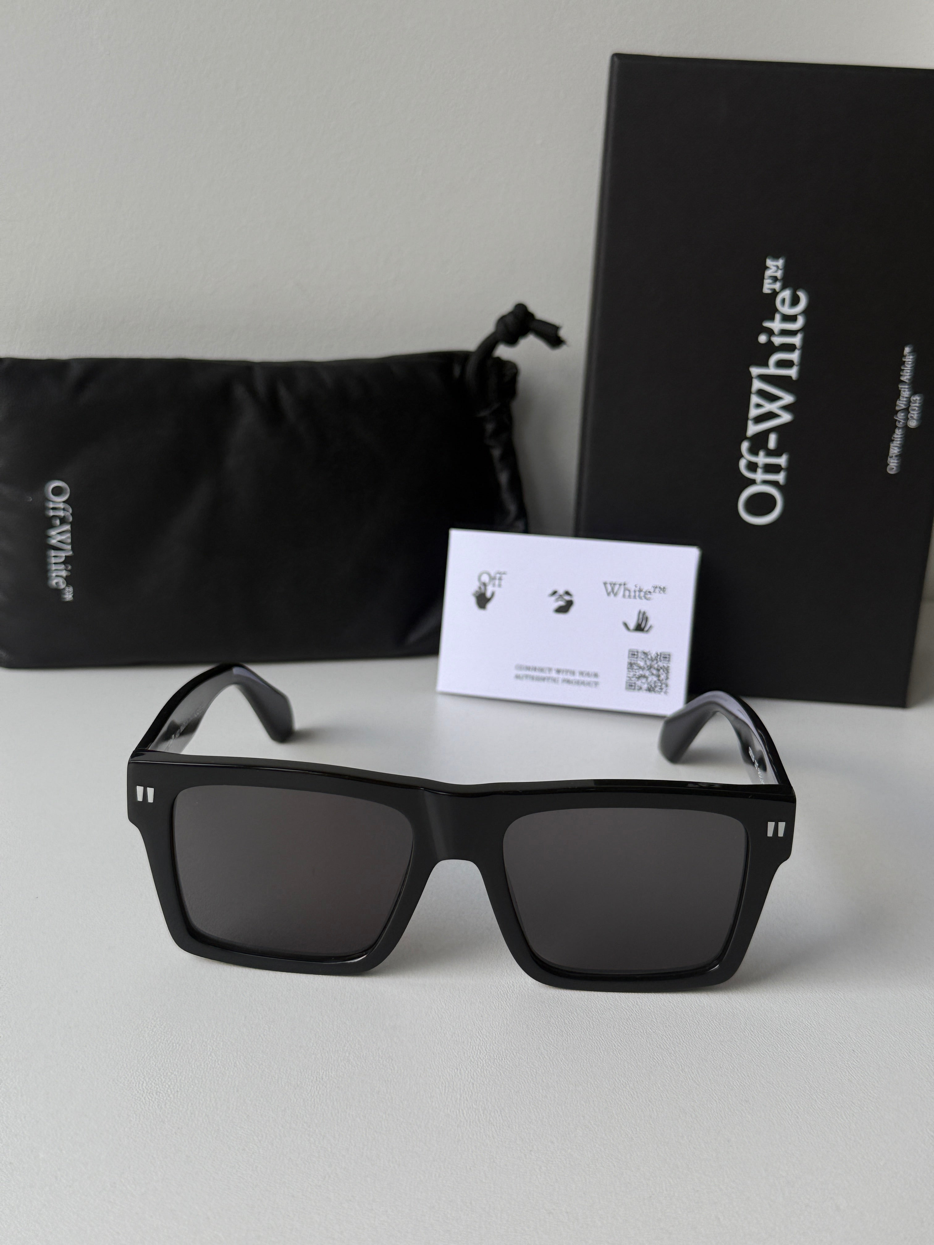 Off-White スケルトンデザイン ブルゾン ブラック Off White Lawton Sunglasses in Black – Designer Daydream