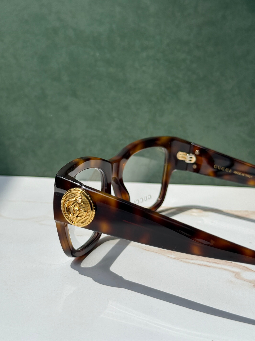 Monturas cuadradas Gucci GG1192O en negro 