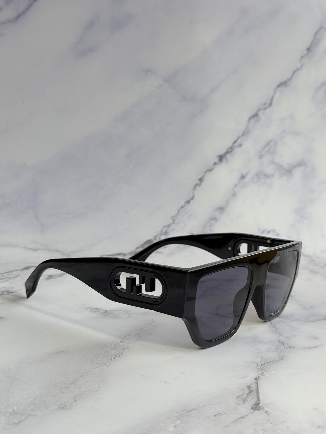 Fendi FE40108U O'Lock Black Sunglasses