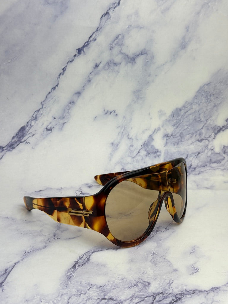 Bottega Veneta BV1345S Oversized Mask Sunglasses in Havana