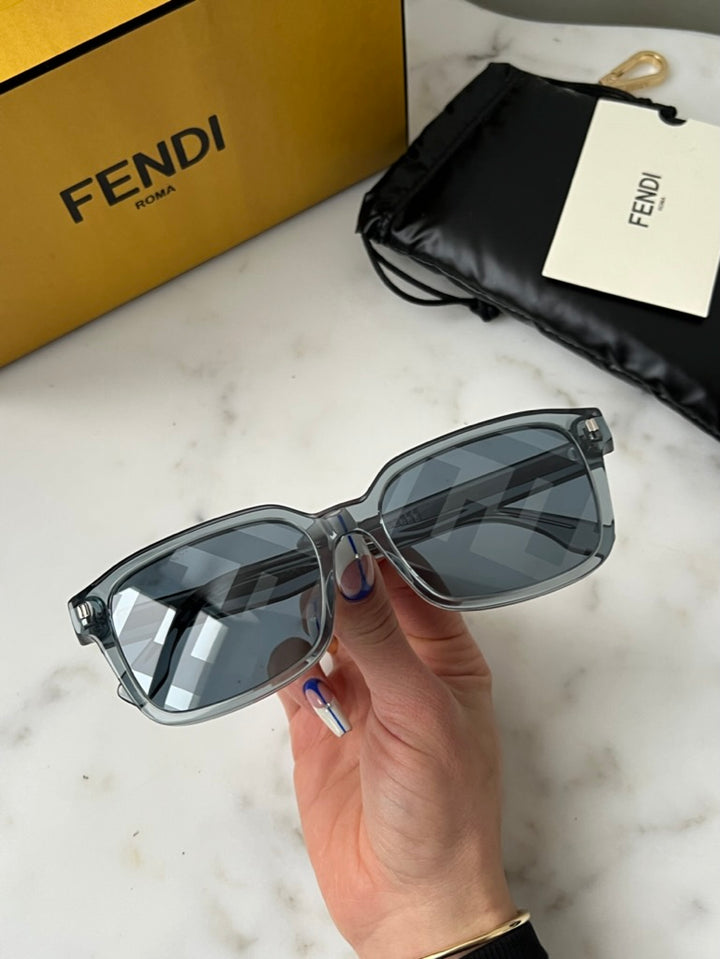 Fendi FE40025F Mirror Logo Sunglasses in Blue