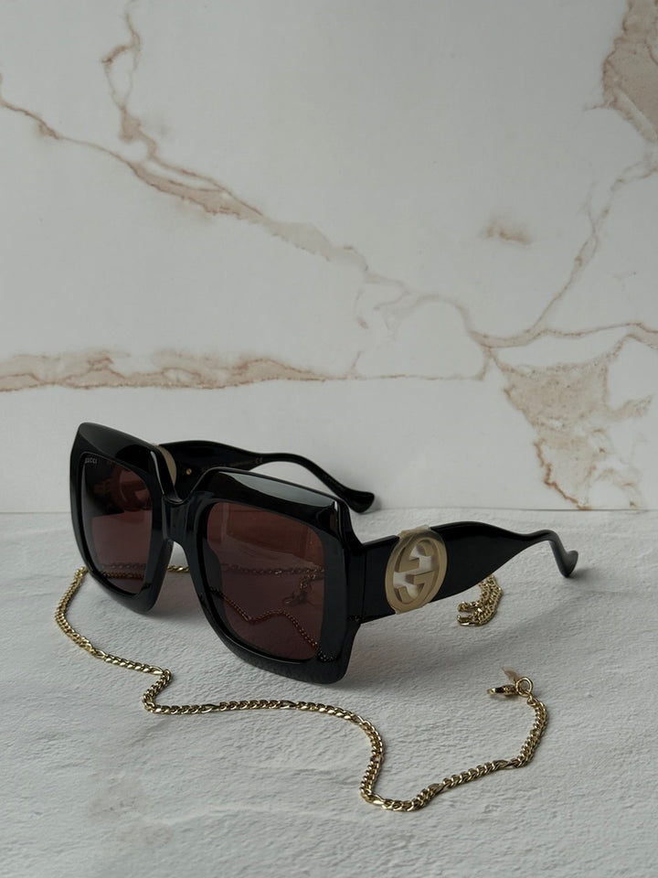 Gucci GG1022S Collar de cadena Gafas de sol cuadradas negras extragrandes 