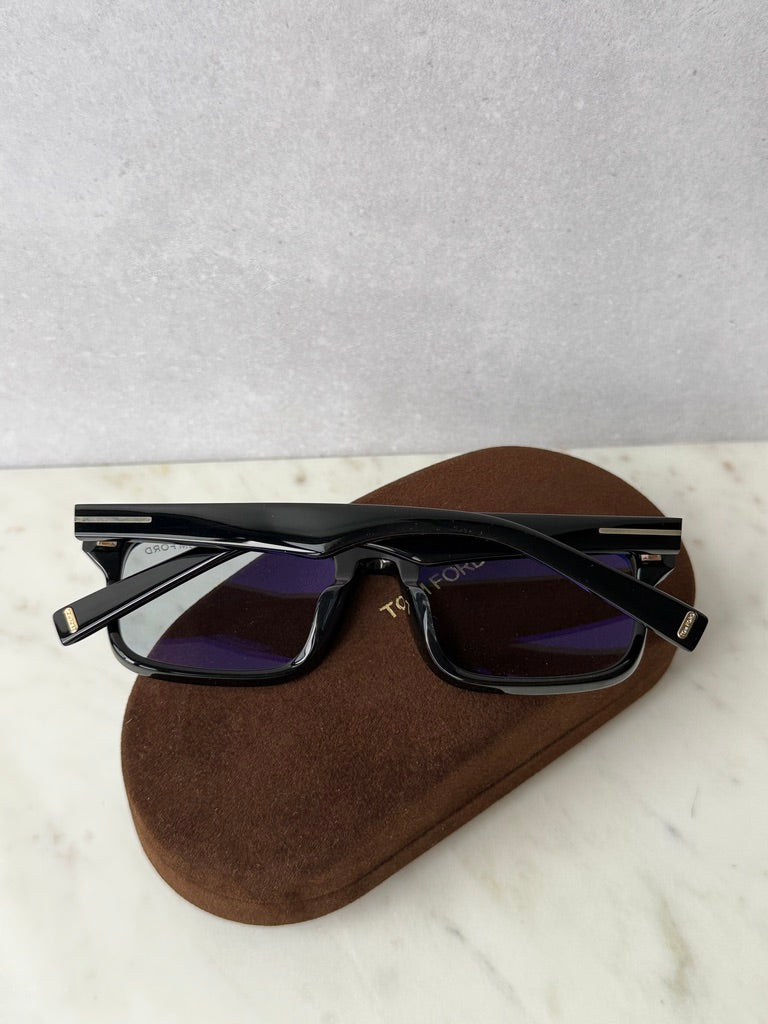 FT1148-D Black Rectangular Sunglasses