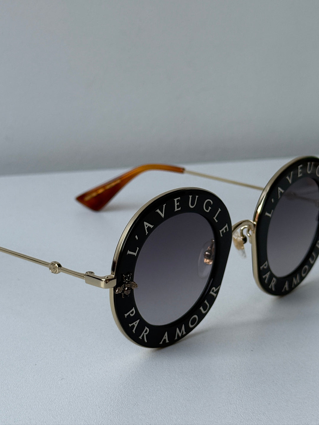Gucci GG0113S Blind For Love Gafas de sol redondas negras