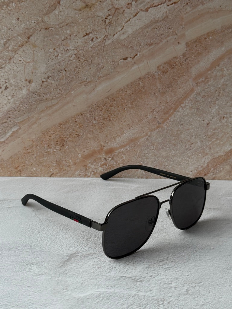 Gucci GG0422S Gafas de sol polarizadas de aviador cuadradas de rutenio