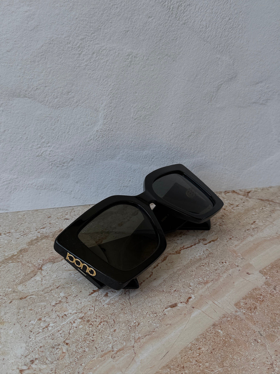 Gafas de sol extragrandes Gucci GG0817S con lentes grises 