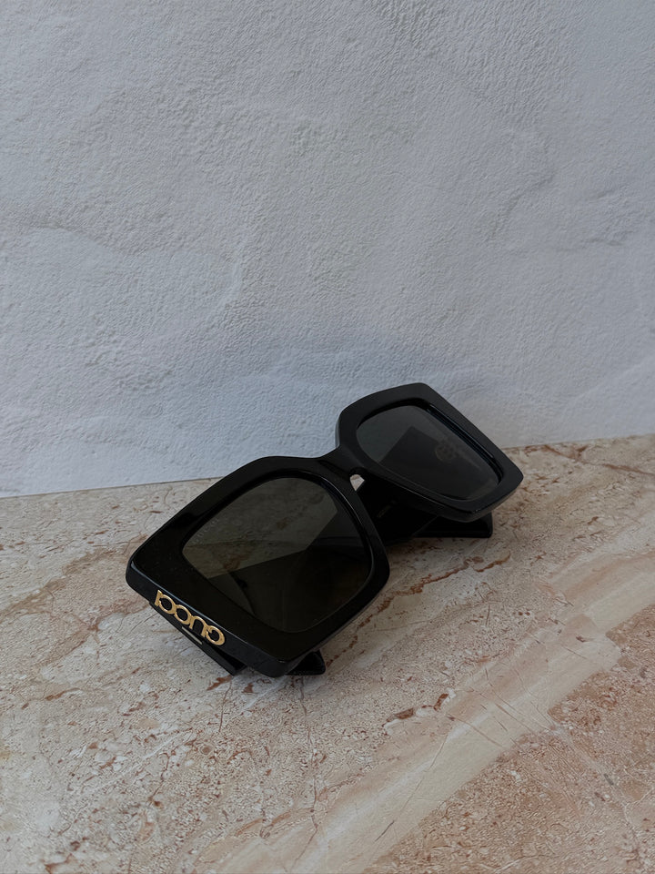 Gafas de sol extragrandes Gucci GG0817S con lentes grises 