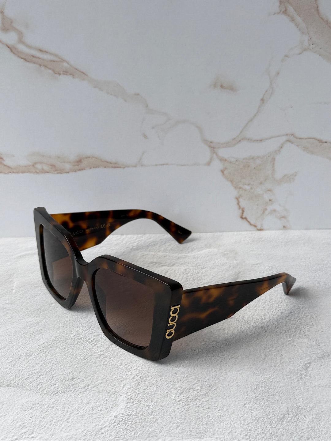 Gafas de sol extragrandes Gucci GG0817S con lentes grises 