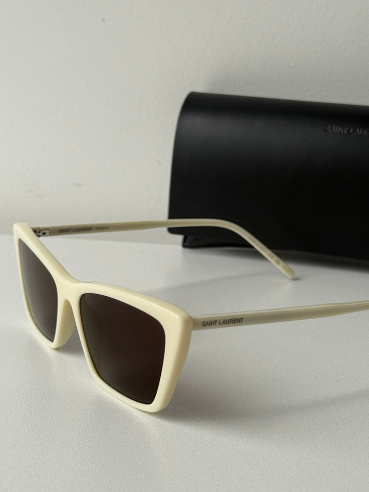 Saint Laurent SL276 Mica Gafas de sol tipo ojo de gato en negro