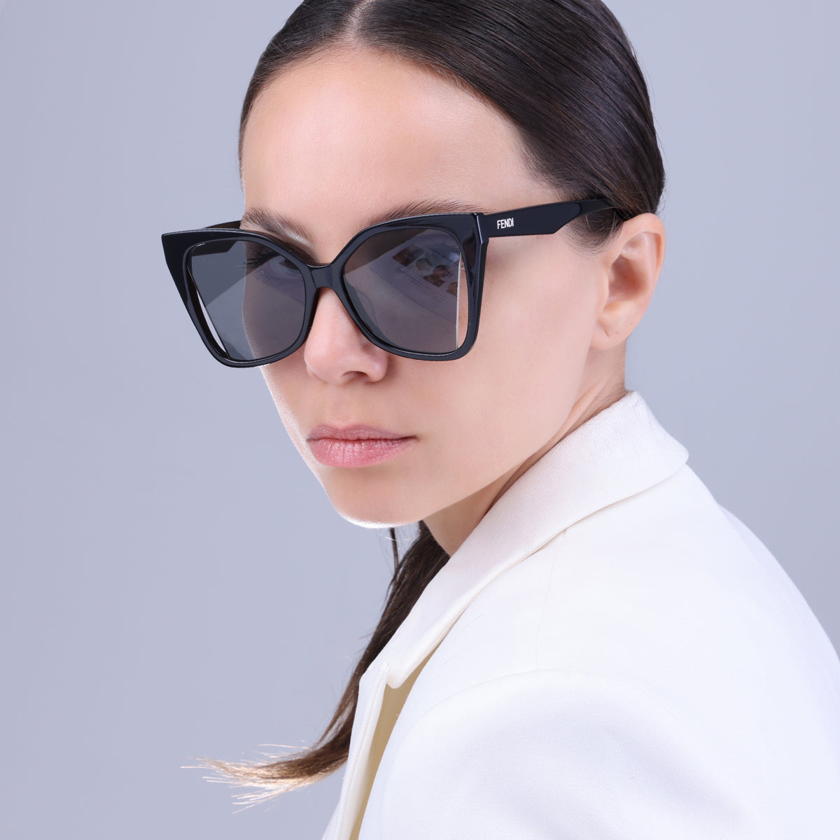 Fendi black cat eye 2025 sunglasses