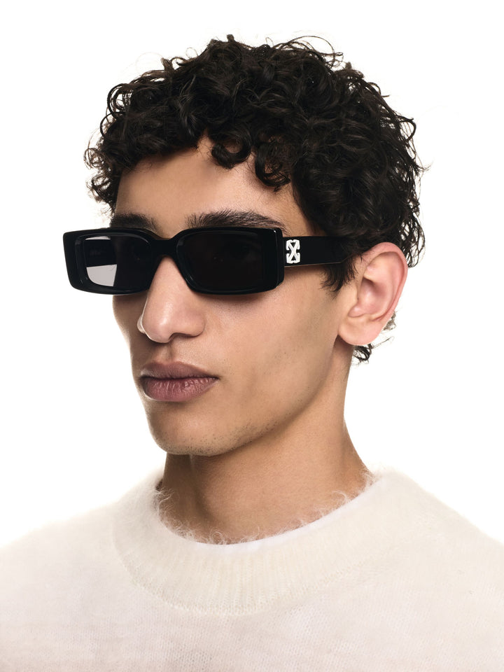 Off White Arthur Sunglasses in Black