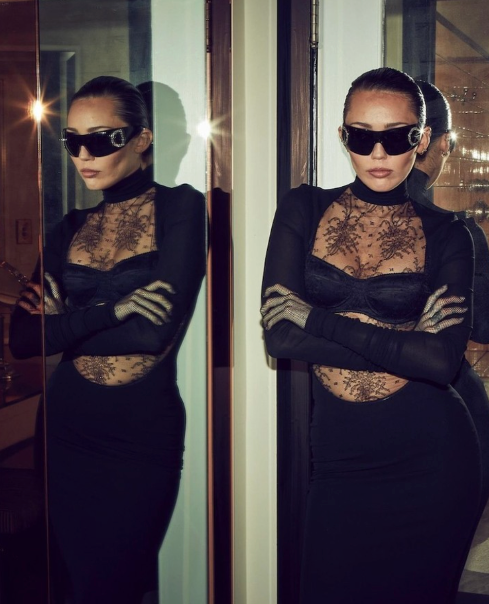 Dolce &amp; Gabbana DG2298B Gafas de sol con escudo negro cristalino 