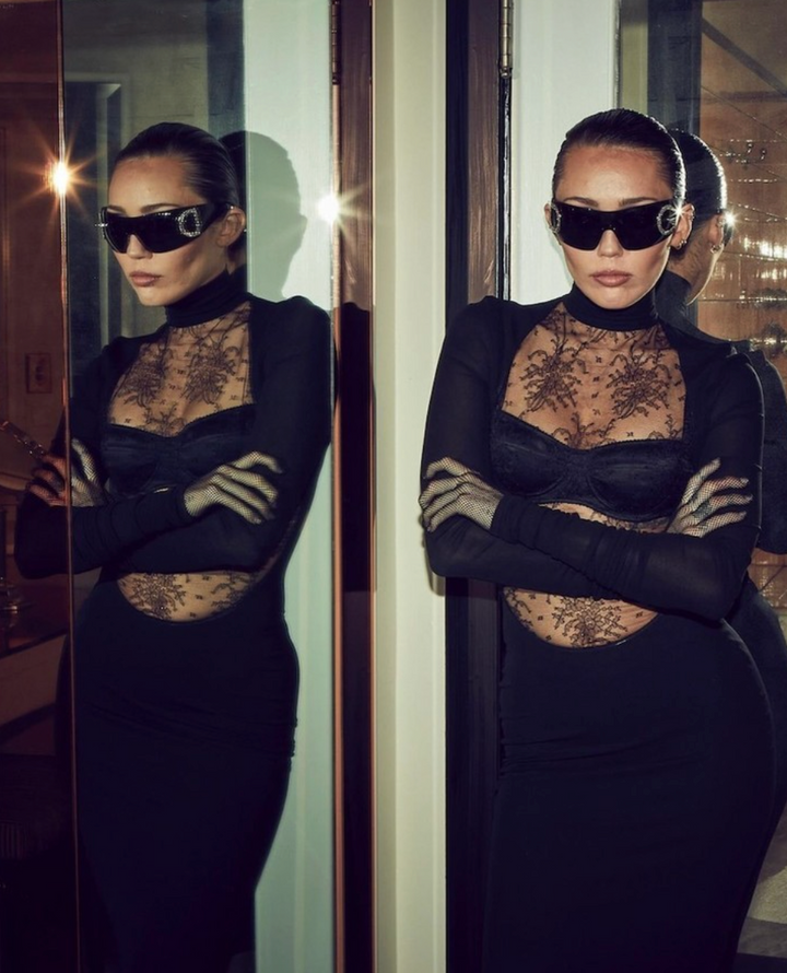 Dolce &amp; Gabbana DG2298B Gafas de sol con escudo negro cristalino 