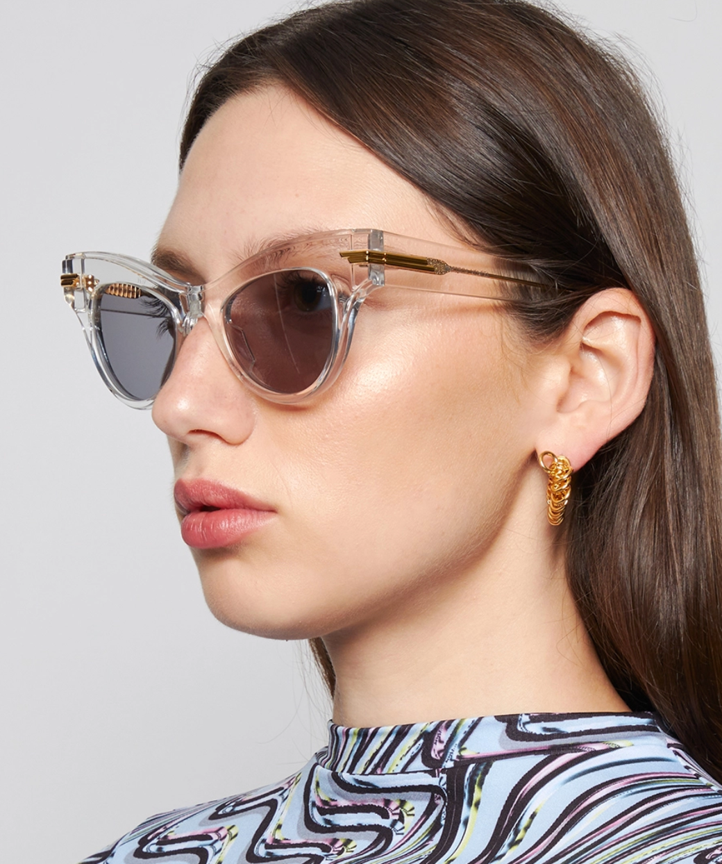 Bottega Veneta BV1004S Gafas de sol grises estilo ojo de gato