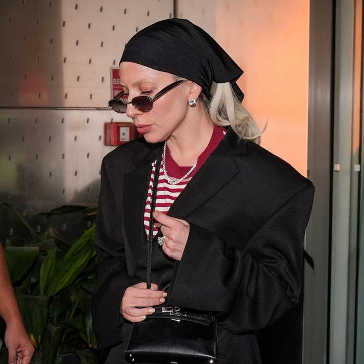 Bottega Veneta BV1012S Gafas de sol estilo aviador minimalistas con lentes rojas