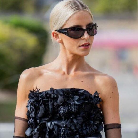 Givenchy GV40050I Wrap Sunglasses in Havana Brown