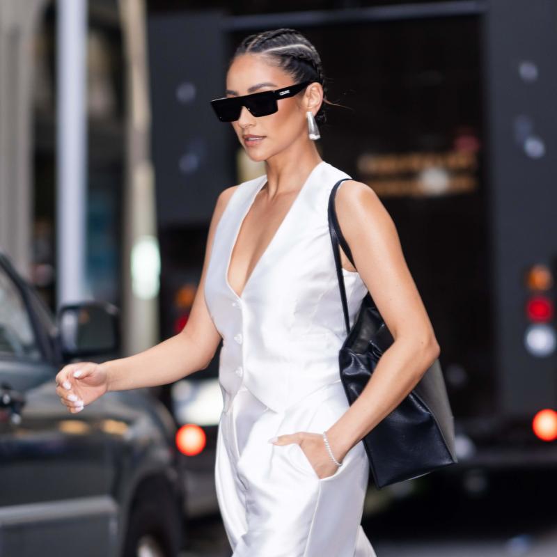 Celine CL40214U Gafas de sol negras con parte superior plana