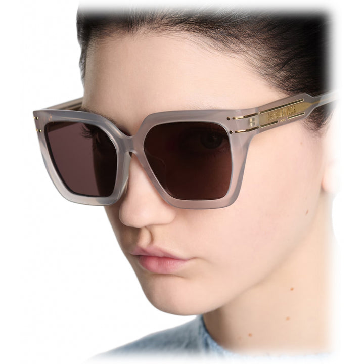 Dior DiorSignature S10F Sunglasses in Mink Grey