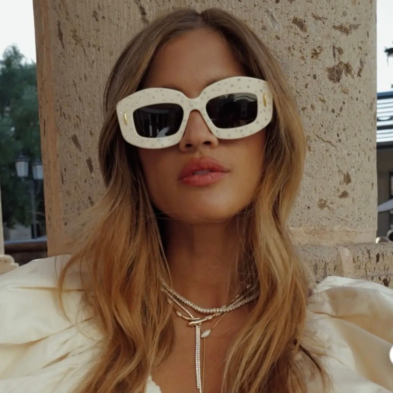 M*i様 【LOEWE】アナグラム エナメルバックル アンダーアームパーティバッ Loewe LW4114IS Anagram Sunglasses in Ivory Crystal – Designer Daydream