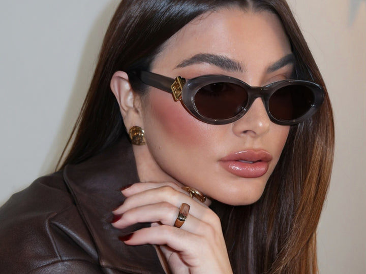 Fendi Diamonds FE40140U Oval Sunglasses in Tortoise Grey
