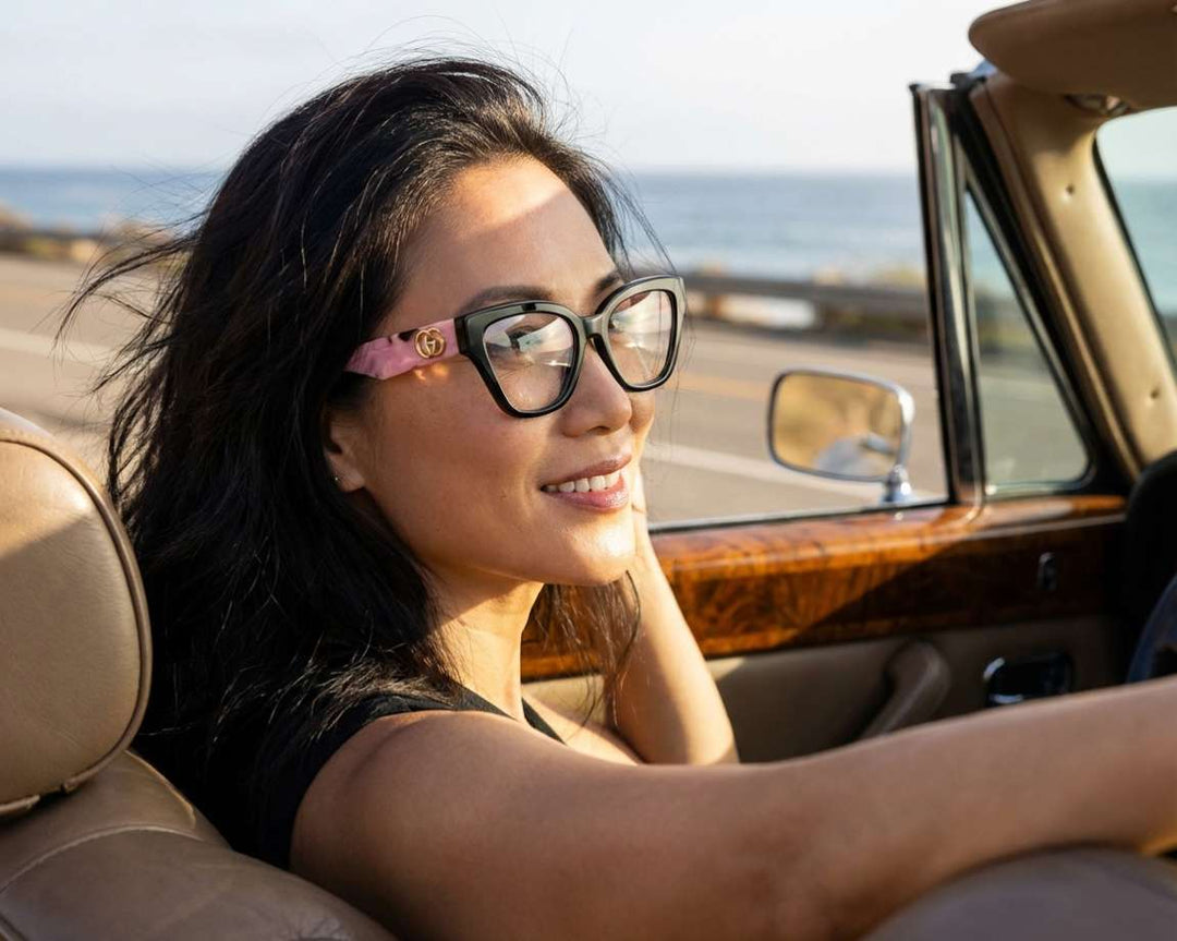 Monturas estilo ojo de gato Gucci GG1424O en negro 