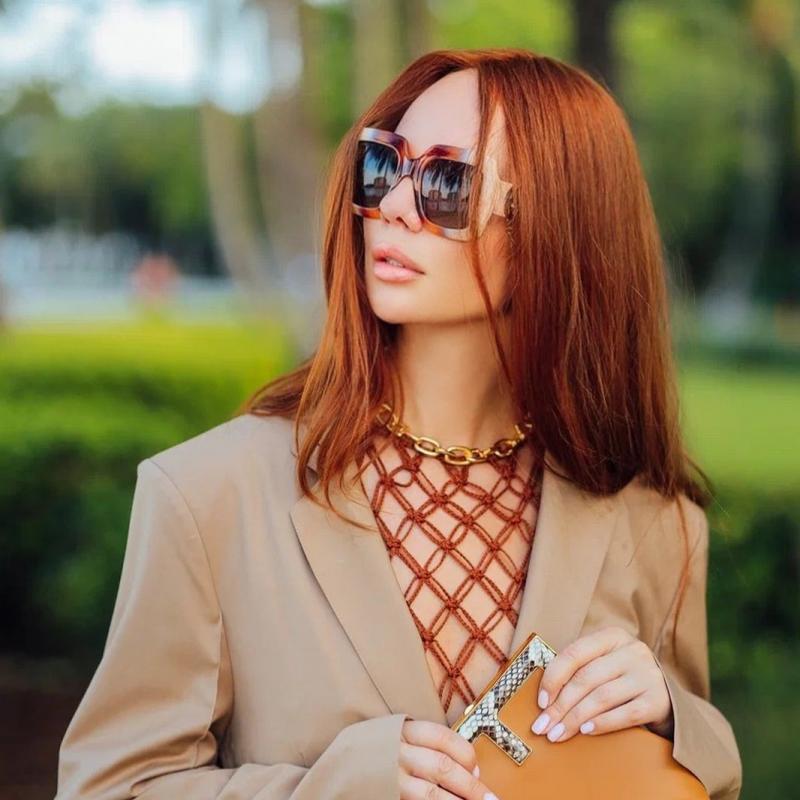 Gucci GG1022S Collar de cadena Gafas de sol cuadradas marrones extragrandes 