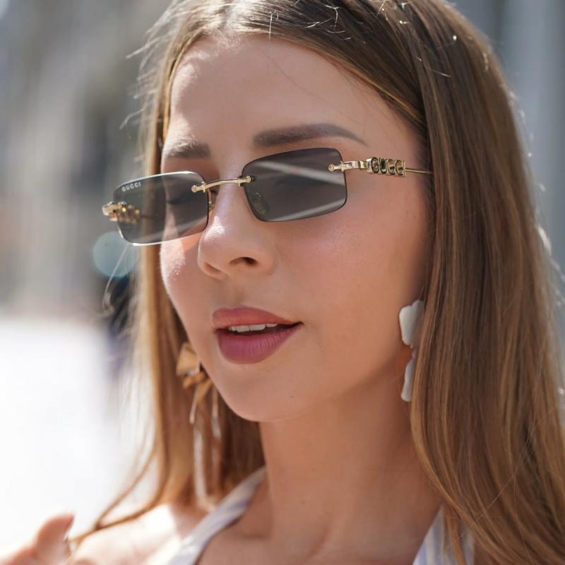 Gucci GG1808S Rimless Sunglasses in Grey Mirror