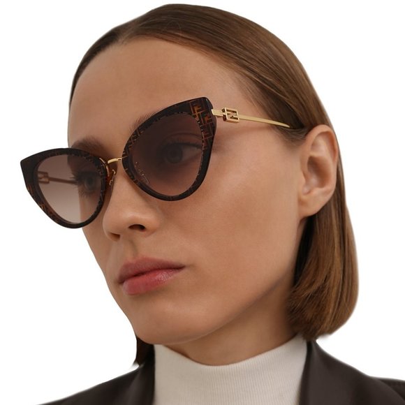 Fendi FE40013U Monogram Mirror Sunglasses – Designer Daydream